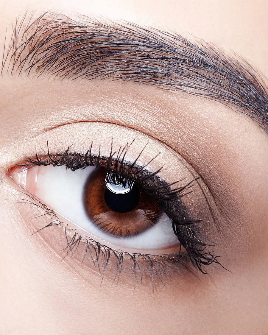 Eyebrow transplant with single-hair grafts at AS Clinic Berlin